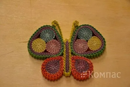 Master-клас пеперуда от гофрокартон в техниката на нещо набрано, vsebolgarskie и международни творчески
