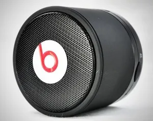 Monster Beats, localizare, comentarii, coloane folosesc Beats Monster