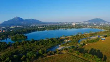 lac Novopyatigorskoe gata pentru deschiderea sezonului de scăldat