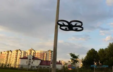 Felülvizsgálata és vizsgálati quadrocopter papagáj ar