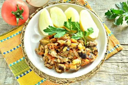 Зеленчукова яхния с патладжан и месо - как да се готви яхния с патладжан и кайма, стъпка по стъпка рецепта