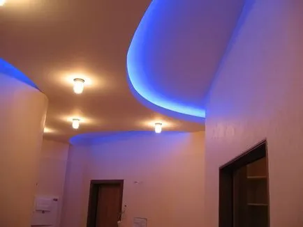 Folyosó világítás a képek a lakásban, mi nem tetszik egyáltalán!