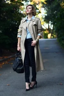 Esőkabátok, hogy mit lehet viselni a modell a térd, mini és maxi - lila sarkú