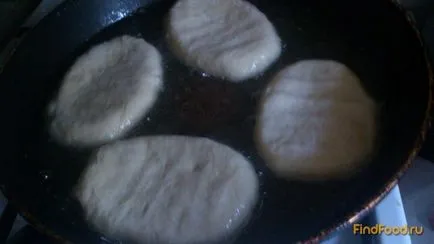 Пайове пържени с картофи и наденица рецепта със снимки