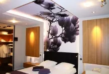 Plafonul din fotografie dormitor, care este mai bine pentru a face o înălțime de 12 mp, stratificat într-un mic, simplu