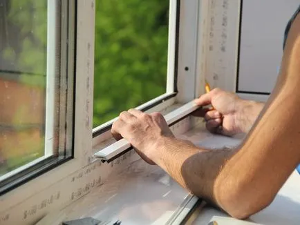 Szakmai telepítő műanyag ablakok elvégzi munkálat otthonában