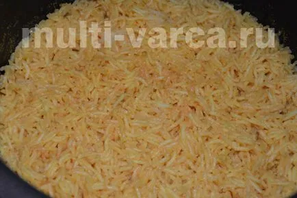 Ронлива ориз с шафран в multivarka-готварска печка