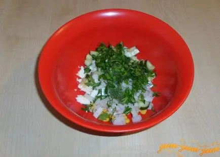 Recept saláta tintahal, kukorica, tojás és uborka
