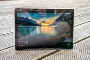 Тест и преглед на Huawei MediaPad m3 Lite 10 - евтин таблет с добро оборудване