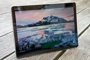 Testare și revizuire a huawei MediaPad m3 Lite 10 - tabletă low-cost cu echipament bun