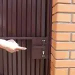 Инсталирайте брави за гаражни врати и портали