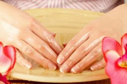 masaj japonez mână cu secrete de tehnica de manichiură, unghii frumoase - completează imaginea