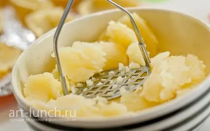 Sült töltött burgonya sajttal és szalonnával - lépésről lépésre recept fotók