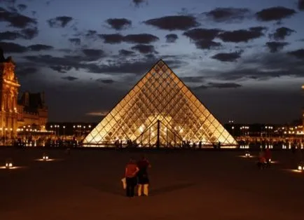 10 érdekes tény a Louvre piramisa Párizsban szól!