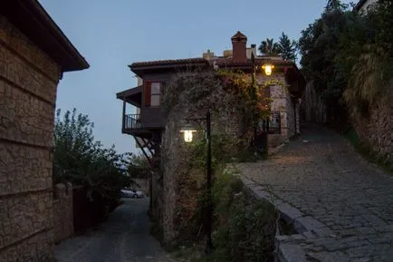 Alania cum să obțineți de la Antalya, Kizil Kule - turnul rosu, Alanya Castle, Damlatas Cave