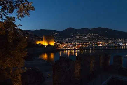 Alania cum să obțineți de la Antalya, Kizil Kule - turnul rosu, Alanya Castle, Damlatas Cave