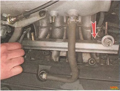 Auto Zone - ремонт Honda CR-V - на двигателя и неговите системи - система за захранване - Горивна релса