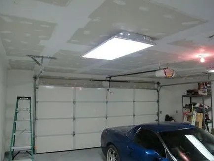Таванът на подгъва в гаража отвътре собствените си ръце