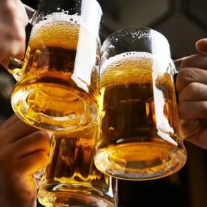 Дифенхидрамин и бира и се смесват реакции спират алкохолизъм