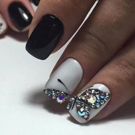 Nail Design пеперуда - модни идеи за маникюр с пеперуда върху снимка