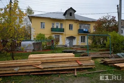 Case retrasă ca două etaje Stalin Ekaterinburg da o șansă pentru o viață nouă