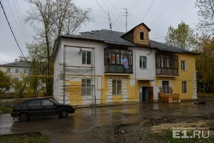 Case retrasă ca două etaje Stalin Ekaterinburg da o șansă pentru o viață nouă