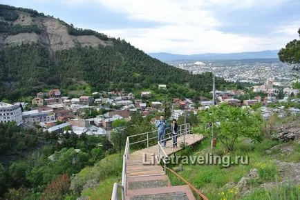 Régi erőd Narikala Tbilisziben - élőben utazás