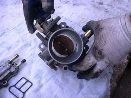 Throttle Body Toyota Corolla почистване свои ръце