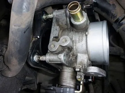 Throttle Body Toyota Corolla почистване свои ръце