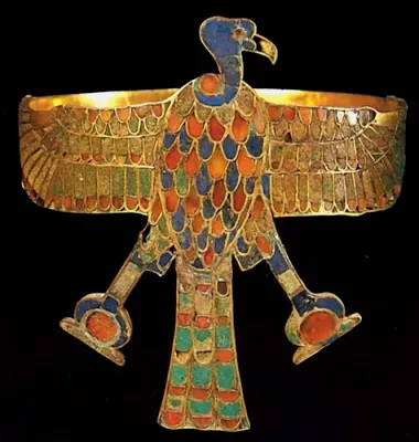 Egyiptomi dekoráció, sárkány mellkasi