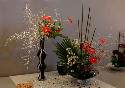 Ekibany на изкуствени растения на стената - стайни растения