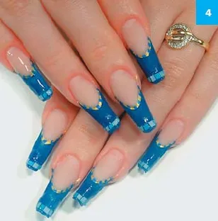 Nail Design în stil grecesc pentru unghii pătrate