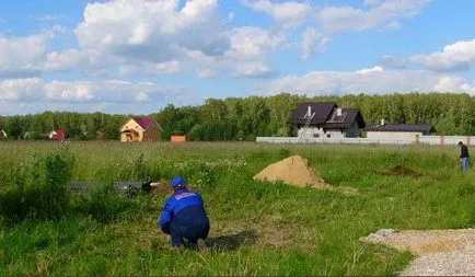 Как да се създаде в бетонни стълбове за оградата, по-добре е да изберете бетониране или запушване, снимки