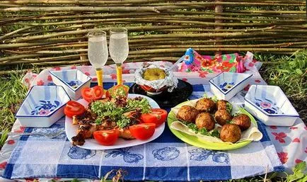 Cum de a găti un picnic delicios în natură - un simplu pas cu pas foto-reteta de pui