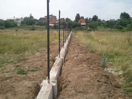 Hogyan készítsünk egy alapot egy tégla kerítés kerítés szolgált megbízható és hosszú