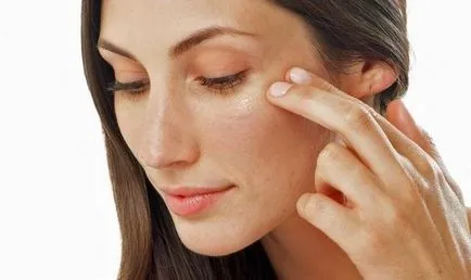 Hogyan törődik a bőrt a szem körül, miután 20, 30, 40, 50 éves