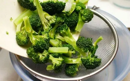 Cum delicioase pentru a găti broccoli congelate într-o tigaie