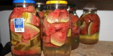 Hogyan savanyú görögdinnye télen receptek üveg pácolt, sózott és konzerv