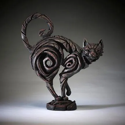 Pisicile capturate în sculptura