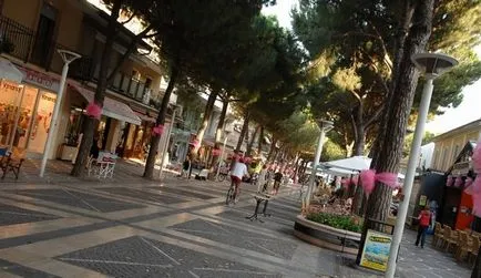 Üdülőhelye az Adriai, tömeges vásárlások és a bevásárló Olaszországban