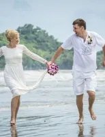 Ceremonia de nuntă simbolică europeană în Koh Chang, prosiam