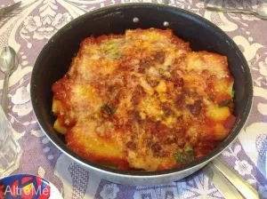 Packer паста пълнени с рикота и спанак (paccheri ripieni CON рикота д spinaci)