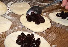 Торти с череши във фурната - рецепта със стъпка по стъпка снимки