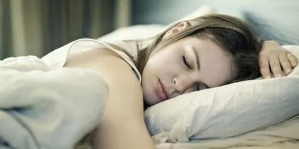 Miért egy férfi alszik, és sokat nem kap elég alvás - a lehetséges okokat és ajánlások