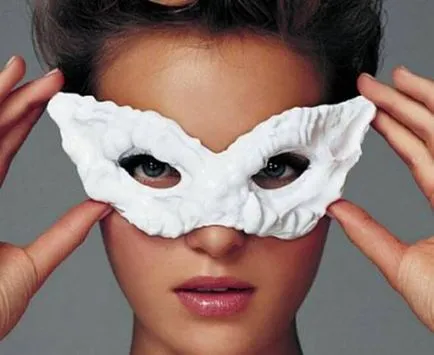 Gyakorlatilag tippeket, hogyan kell tartani a jó formában a szem körüli bőr számára