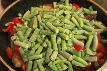 Рецепти за замразен зелен фасул салата с аспержи, боб, месо, задушени