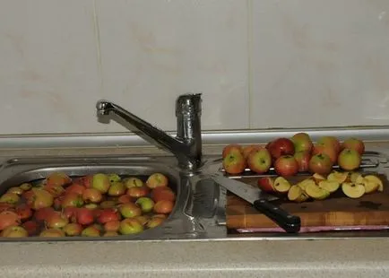 Rețetă pentru mash de casă video de băut mere modul de a face - cum să pună mere