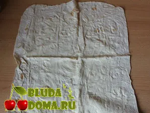 Tekercset lavash krémsajttal, uborka és zöldek, tekercsek recept Lavash sajttal