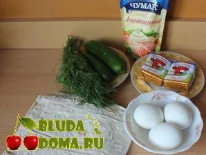 Tekercset lavash krémsajttal, uborka és zöldek, tekercsek recept Lavash sajttal