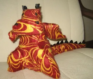 Dragonul roz - model de jucării de pluș, jucării cu propriile lor mâini